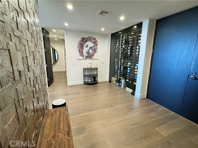 Detail Gallery Image 8 of 31 For 211 S Spalding Dr #N502,  Beverly Hills,  CA 90212 - 2 Beds | 2/1 Baths