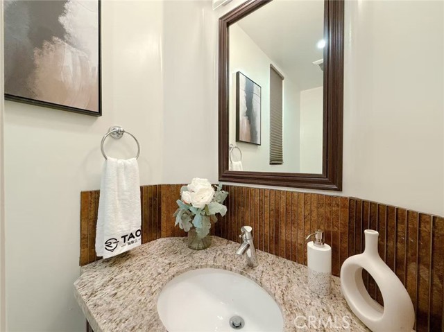 Detail Gallery Image 8 of 19 For 1130 Campbell St #106,  Glendale,  CA 91207 - 2 Beds | 3/1 Baths