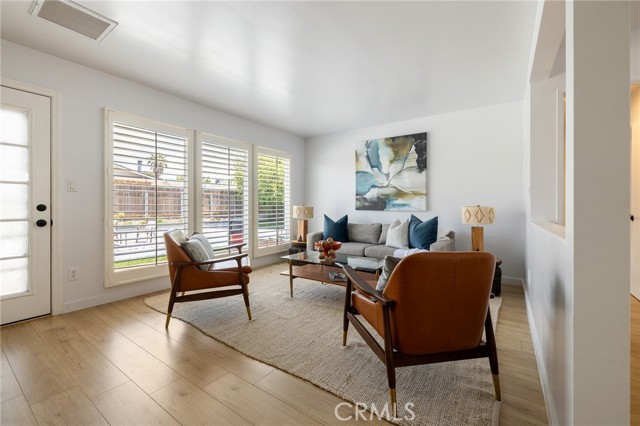 11012 Montgomery Avenue, Granada Hills CA: https://media.crmls.org/medias/0ac7eb37-744d-4773-bca5-f424f771be10.jpg