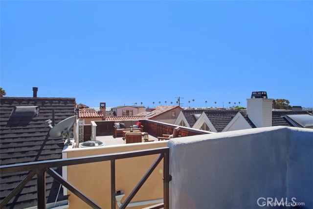 Detail Gallery Image 21 of 26 For 441 Carnation Ave, Corona Del Mar,  CA 92625 - 3 Beds | 2/1 Baths