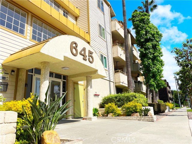 645 Chestnut Avenue, Long Beach CA: https://media.crmls.org/medias/0ac8f548-a9c6-4eaf-b16b-f182b9cca72b.jpg