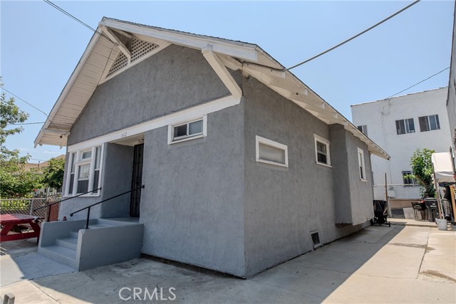 2500 Trinity Street, Los Angeles CA: https://media.crmls.org/medias/0ac9285a-c9a7-4b88-8480-875699ab0277.jpg