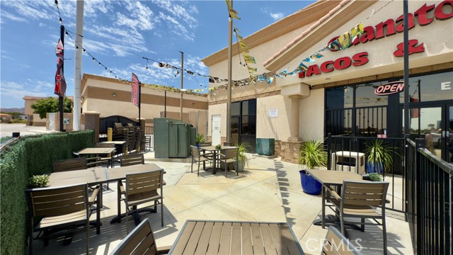 641 W Palmdale Boulevard, Palmdale CA: https://media.crmls.org/medias/0aca046b-47ef-473d-81e5-3b8de8a459bf.jpg
