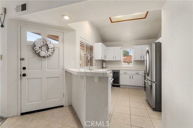 Detail Gallery Image 10 of 29 For 105 Corsica Dr, Newport Beach,  CA 92660 - 2 Beds | 1 Baths