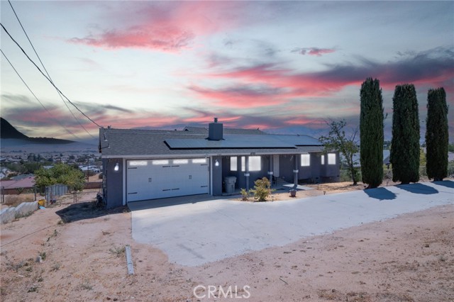 7935 Gaylop Ave, Hesperia CA: https://media.crmls.org/medias/0acaa7d6-9d1c-436a-aad8-cd776728348c.jpg