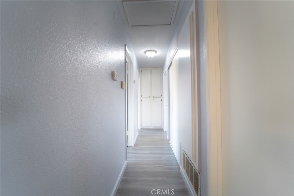 https://media.crmls.org/medias/0acb2aef-bb6d-46b3-9753-fa3d7394ab45.jpg?preset=X-Large