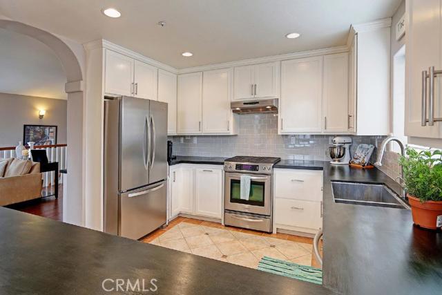 710 Irena Avenue, Redondo Beach, California 90277, 3 Bedrooms Bedrooms, ,2 BathroomsBathrooms,Residential,Sold,Irena,SB15148853