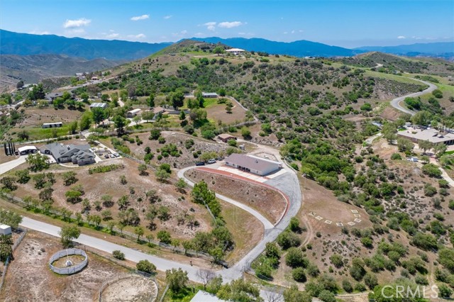 13700 Summit Knoll Road, Agua Dulce CA: https://media.crmls.org/medias/0acb71c2-e4c7-48a2-a294-3310e9a5cb19.jpg