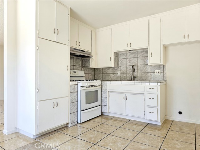 Image 21 of 38 For 9116 Palm Street