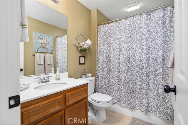 6347 Lyndsey Street, Eastvale CA: https://media.crmls.org/medias/0acd130c-71e7-4ebe-bc60-396c4cbdb50d.jpg