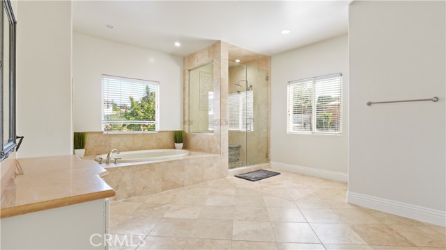 Detail Gallery Image 21 of 50 For 5128 Avenida Hacienda, Tarzana,  CA 91356 - 5 Beds | 4 Baths
