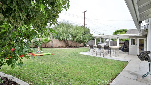 22941 Belquest Drive, Lake Forest CA: https://media.crmls.org/medias/0acd2f19-6af0-47ab-8c1f-af29a57c40ed.jpg