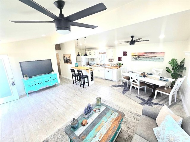 Detail Gallery Image 6 of 58 For 21752 Pacific Coast Hwy 11a,  Huntington Beach,  CA 92646 - 3 Beds | 2 Baths