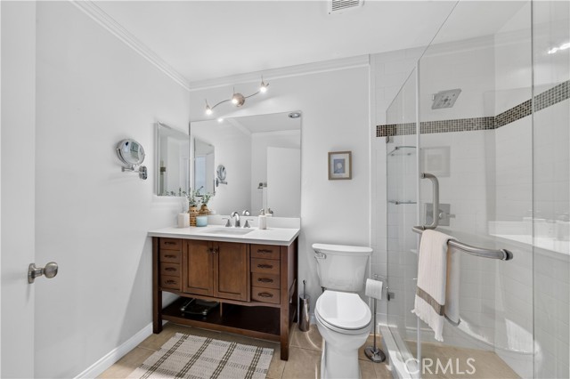 1061 Park Avenue, 306 photo 16