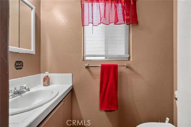 Detail Gallery Image 24 of 39 For 756 W Fontlee Ln, Rialto,  CA 92376 - 4 Beds | 2/1 Baths