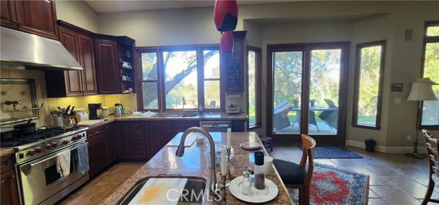 Detail Gallery Image 11 of 29 For 1961 Vineyard View, San Luis Obispo,  CA 93401 - 3 Beds | 3 Baths