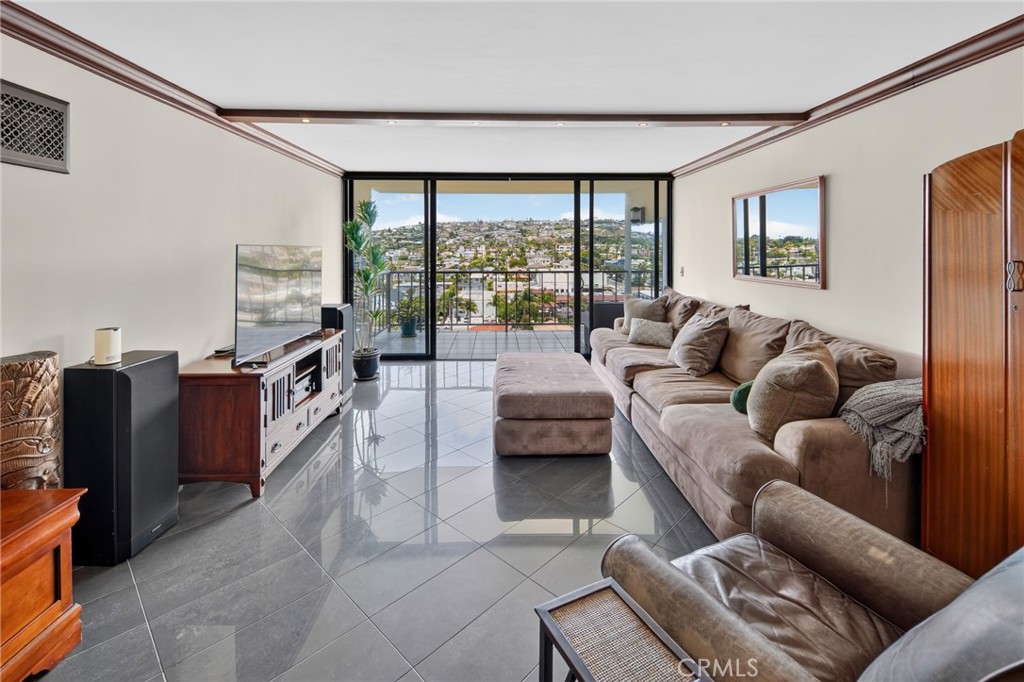 4944 Cass Street - photo 6
