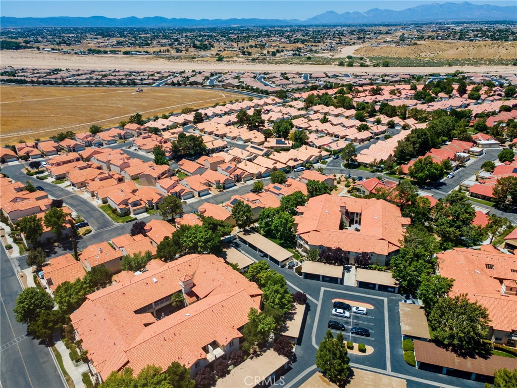 https://media.crmls.org/medias/0acef5f4-a734-44b2-940a-932ae2b6b507.jpg?preset=X-Large
