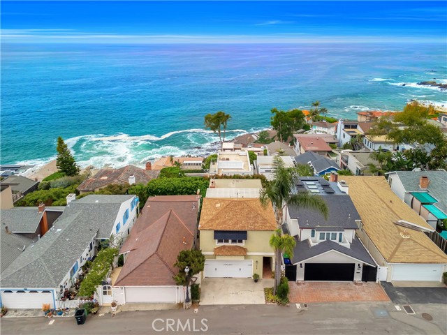 176 Sunset Terrace, Laguna Beach CA: https://media.crmls.org/medias/0acf0687-24f7-4907-b2d4-7b32a431c9eb.jpg