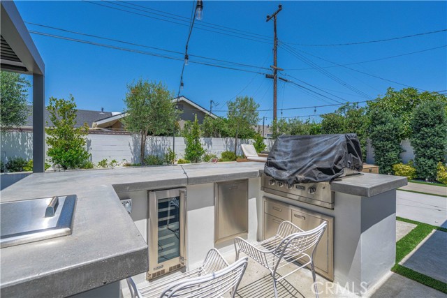 5841 Raphael Drive, Huntington Beach CA: https://media.crmls.org/medias/0acf6985-a0ba-47b5-b81d-b856b37c3395.jpg