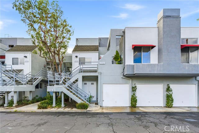 Detail Gallery Image 3 of 48 For 27743 Zircon #104,  Mission Viejo,  CA 92691 - 2 Beds | 1 Baths