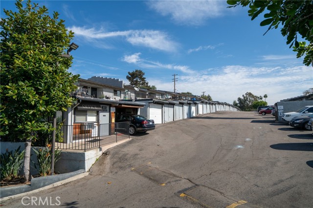 Detail Gallery Image 4 of 23 For 1010 Clearbrook Ln, Vista,  CA 92084 - – Beds | – Baths