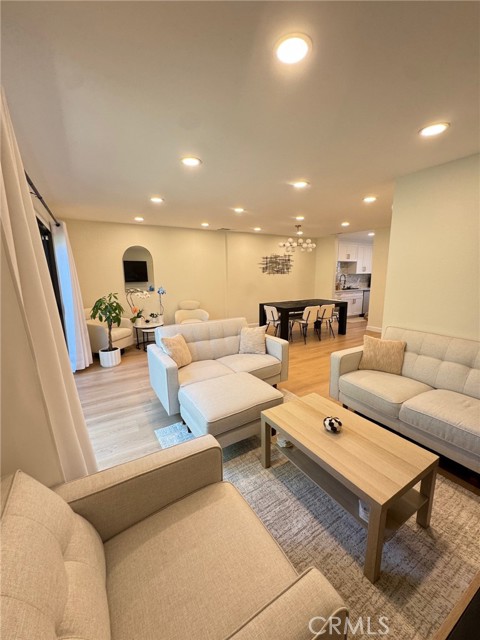 Front Image Thumbnail for CRSR25227885