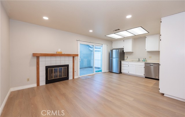 656 Springbrook N, Irvine CA: https://media.crmls.org/medias/0ad095c9-eb04-439c-89e1-35bd75ffbd08.jpg
