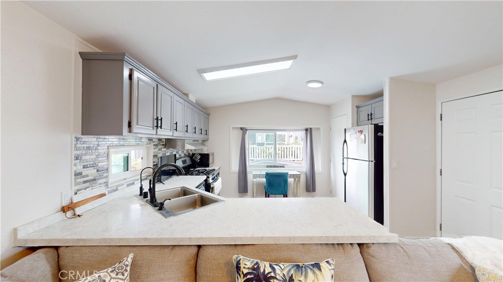 MLS #OC25276144 image #5