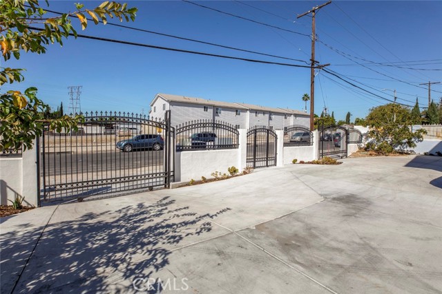 7406 Radford, 2 photo 21
