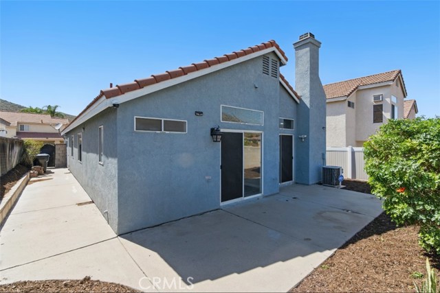 11979 Savona Dr, Fontana CA: https://media.crmls.org/medias/0ad16c27-5ccd-4de9-96e2-f46197c88e40.jpg