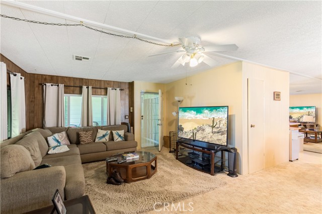 Detail Gallery Image 9 of 13 For 1339 Basswood Way, Hemet,  CA 92545 - 3 Beds | 2 Baths