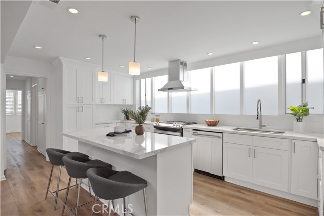 317 8th Street, Manhattan Beach, California 90266, 3 Bedrooms Bedrooms, ,3 BathroomsBathrooms,Residential,Sold,8th,SB22148792