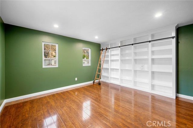 27 Silver Forest Court, Azusa CA: https://media.crmls.org/medias/0ad34e78-a81c-4fca-95d6-10b0cfeee040.jpg