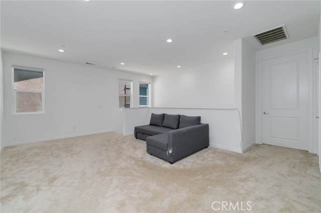 13855 Clearwater Avenue, Chino CA: https://media.crmls.org/medias/0ad36ca1-d4bb-46f1-a994-646e8c005f62.jpg