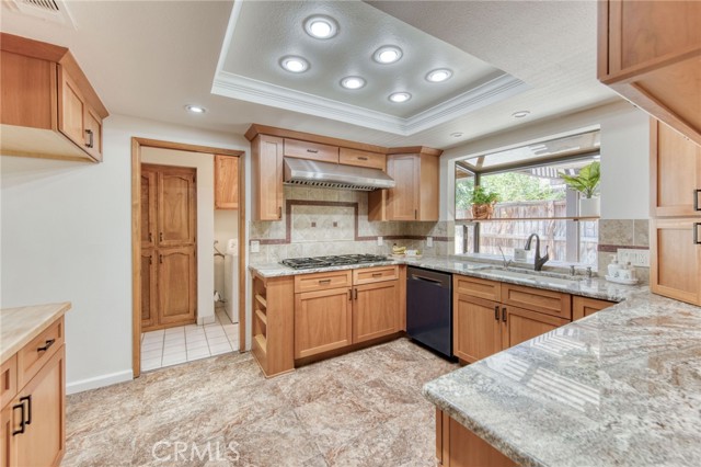 6300 N Palm Avenue, Fresno CA: https://media.crmls.org/medias/0ad3dc39-3442-4466-83da-cf477a16a05e.jpg