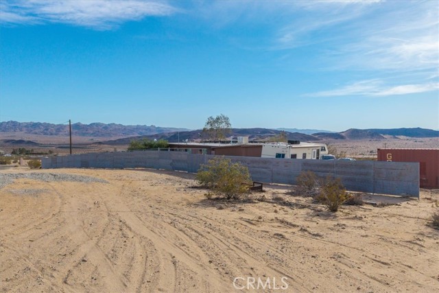 69444 Valle Vista Road, 29 Palms CA: https://media.crmls.org/medias/0ad3eb5d-b4f0-4d7a-9fa4-97470f4620b2.jpg