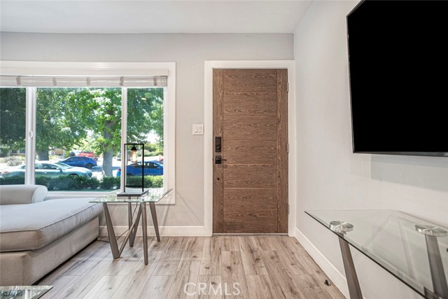 Detail Gallery Image 4 of 43 For 18033 Duncan St, Encino,  CA 91316 - 3 Beds | 2 Baths