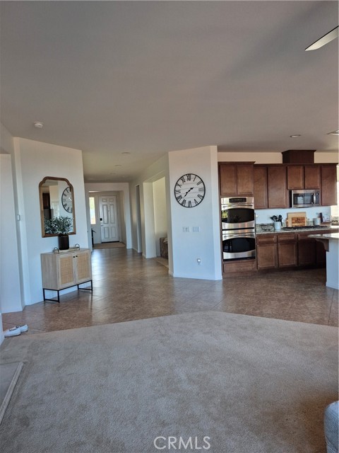 Detail Gallery Image 4 of 10 For 7650 Summer Day, Corona,  CA 92883 - 4 Beds | 2/1 Baths