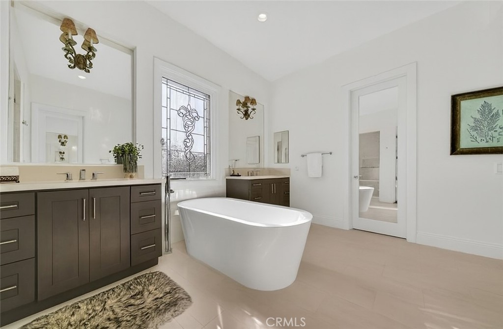 MLS #OC25263952 image #40