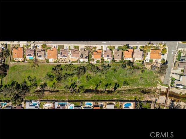 Image 2 of 55 For 1 Carriage Road