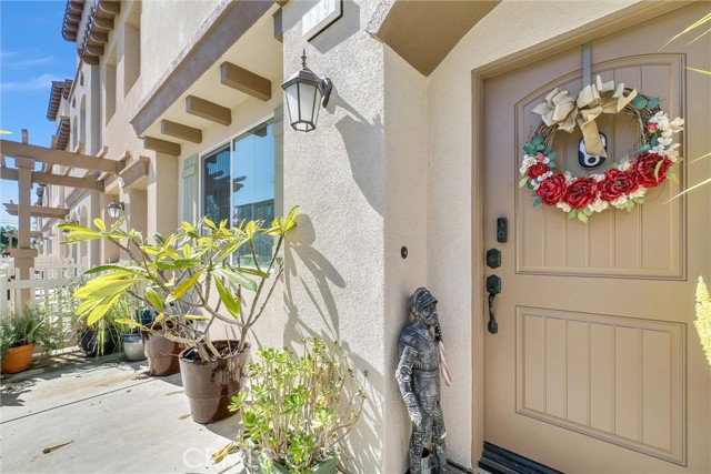 Detail Gallery Image 3 of 14 For 329 N Fenimore, Azusa,  CA 91702 - 3 Beds | 2/1 Baths