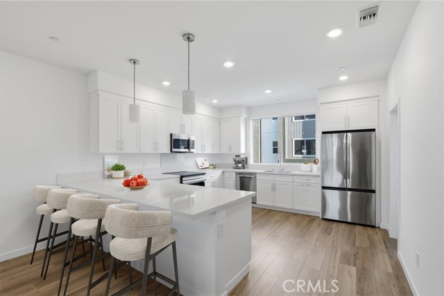 Detail Gallery Image 6 of 47 For 27317 Bear Creek Ln, Valencia,  CA 91381 - 3 Beds | 3/1 Baths