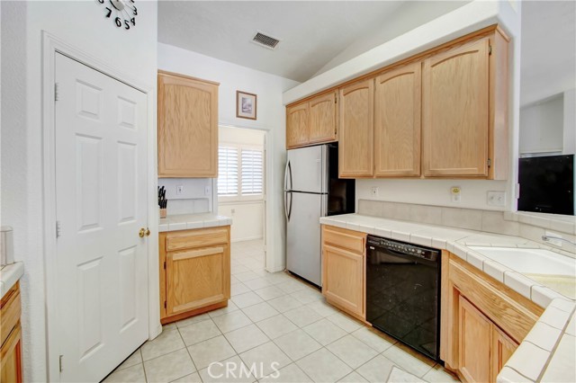 Detail Gallery Image 13 of 34 For 11949 Hawthorne Ave, Hesperia,  CA 92345 - 3 Beds | 2 Baths
