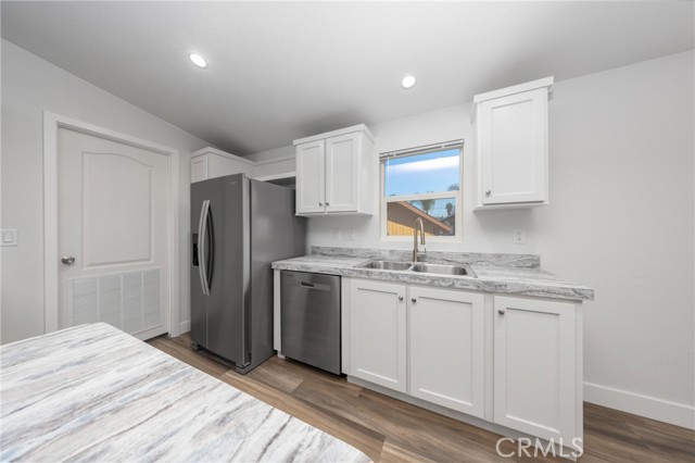 Detail Gallery Image 4 of 32 For 1855 E Riverside Dr #252,  Ontario,  CA 91761 - 3 Beds | 2 Baths