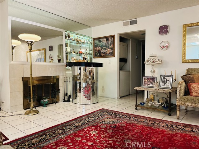 Detail Gallery Image 9 of 19 For 8020 Langdon Ave #101,  Van Nuys,  CA 91406 - 2 Beds | 2 Baths