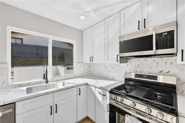 Detail Gallery Image 13 of 63 For 6568 Avenida Mariposa, Jurupa Valley,  CA 92509 - 4 Beds | 2 Baths