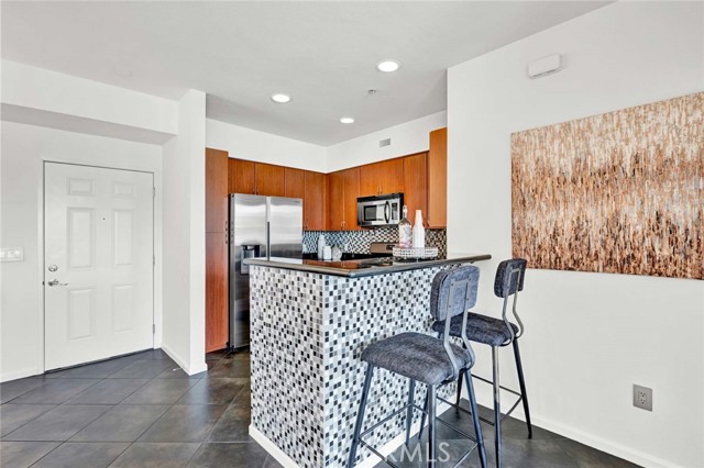 1801 E Katella Avenue, Anaheim CA: https://media.crmls.org/medias/0adbfa4e-b129-4ece-8e4b-9fe9dd4fabf4.jpg