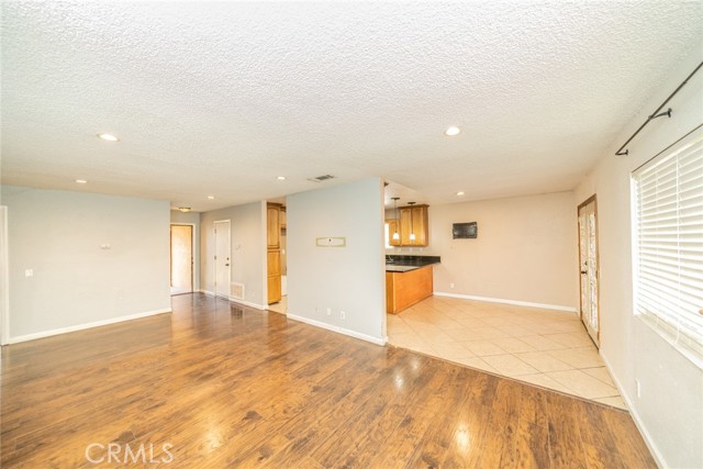 Detail Gallery Image 8 of 38 For 15060 Manzanita Dr, Fontana,  CA 92335 - 3 Beds | 2 Baths