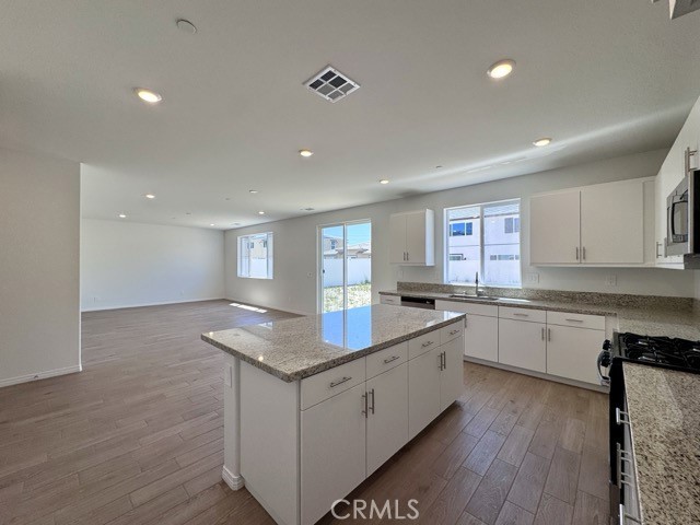 Detail Gallery Image 14 of 62 For 29943 Ballast Rd, Menifee,  CA 92584 - 4 Beds | 3 Baths